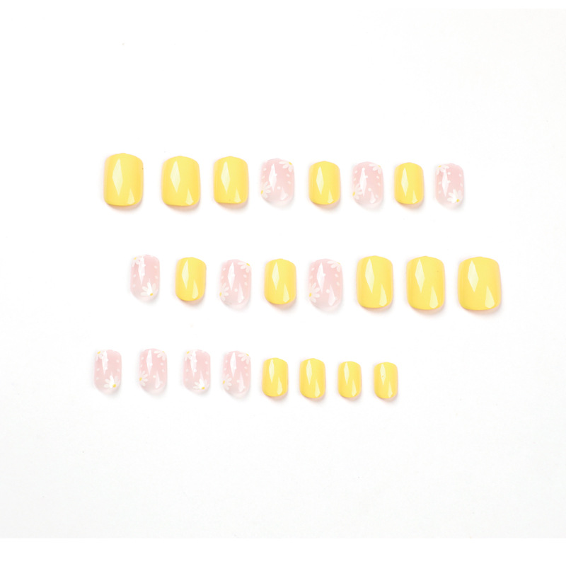 Yellow Daisy Short Square Nails