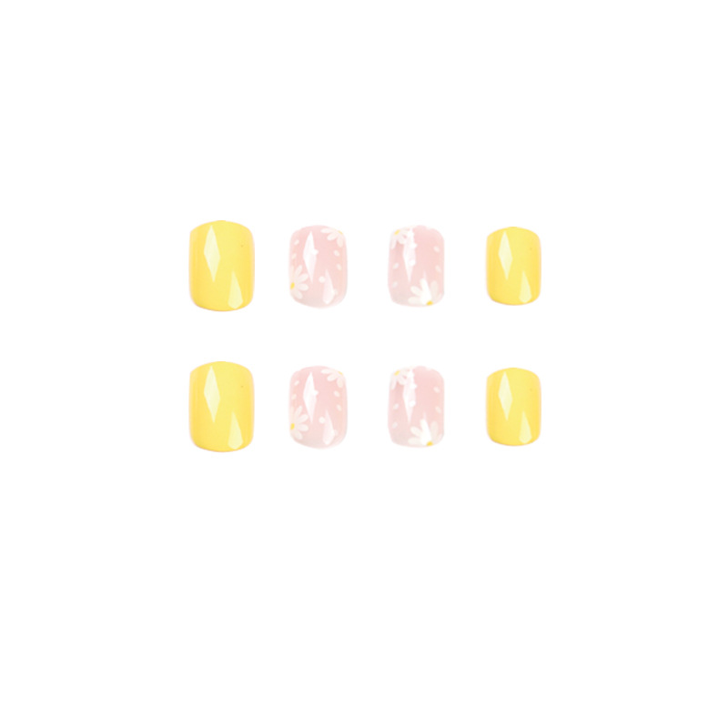 Yellow Daisy Short Square Nails