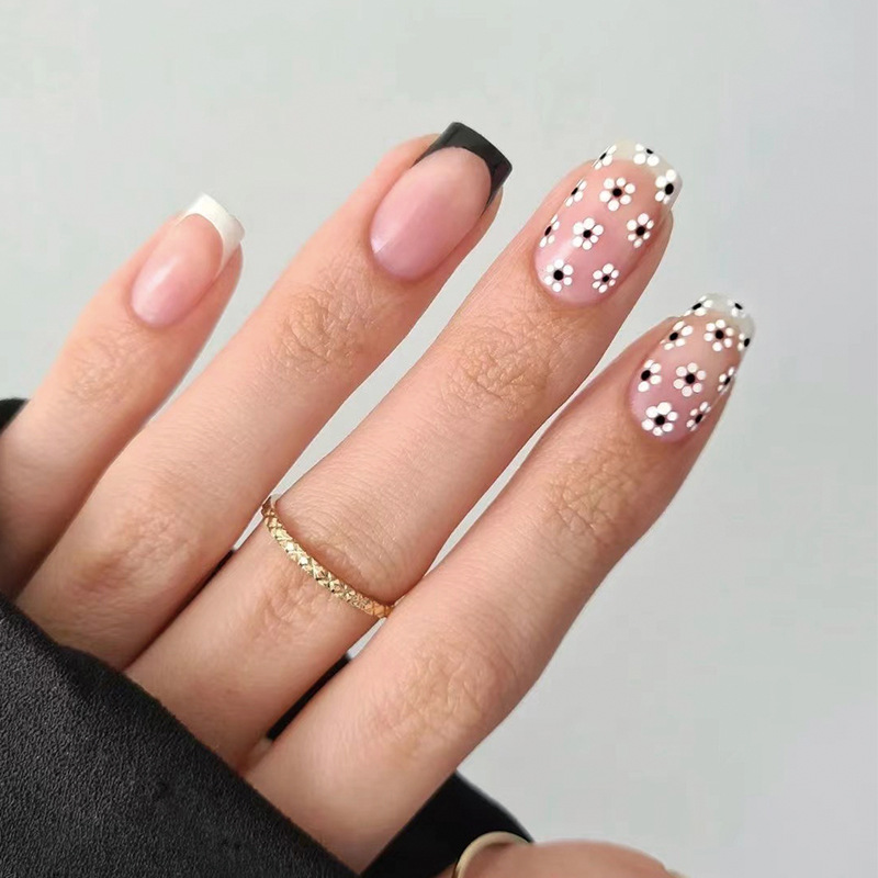 Flower With Black French Tip Short Nails