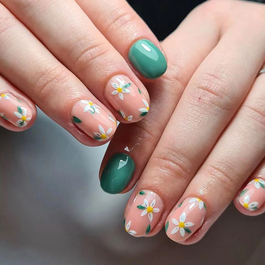 Green Daisy Short Nails