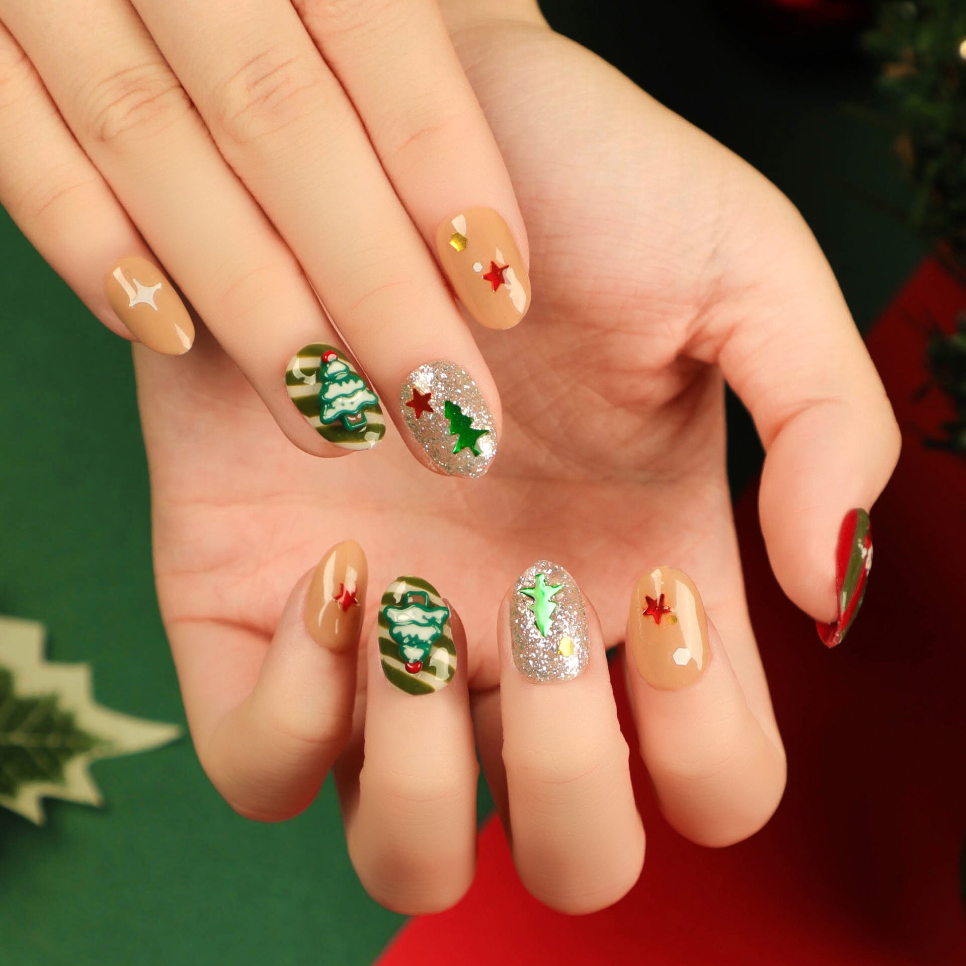 Holly Jolly Evergreen| Short Squoval Manicure | Press On Nails N399