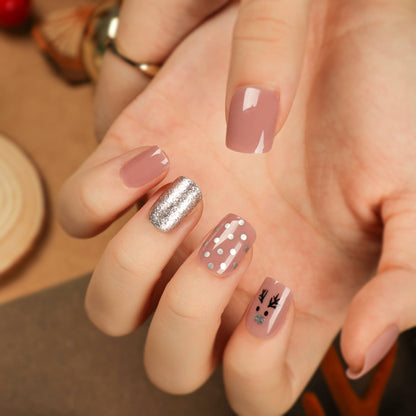 Sparkling Silver Reindeer| Short Squoval Manicure | Press On Nails N492